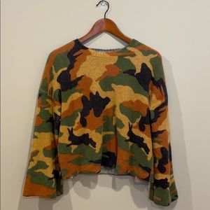 Madewell | Camo Cropped Bell Sleeve Sweater